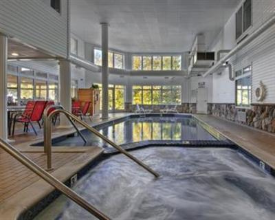 фото отеля Cherry Tree Inn & Suites