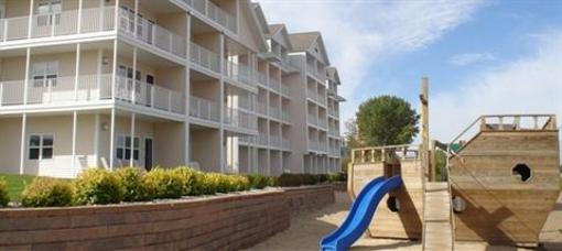 фото отеля Cherry Tree Inn & Suites