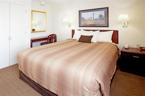 фото отеля Candlewood Suites South Austin