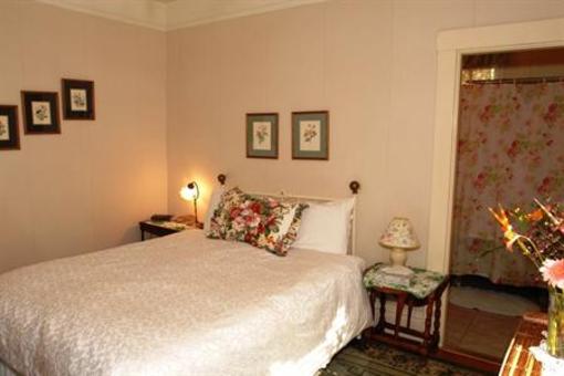 фото отеля The Secret Garden Inn
