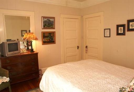 фото отеля The Secret Garden Inn
