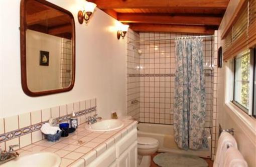 фото отеля The Secret Garden Inn