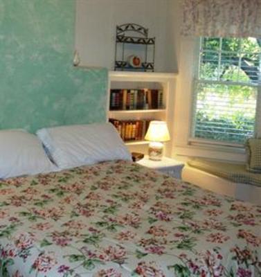 фото отеля The Secret Garden Inn