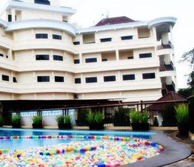 фото отеля Karang Setra Hotel Bandung