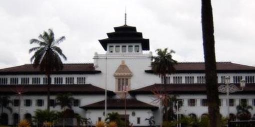 фото отеля Karang Setra Hotel Bandung