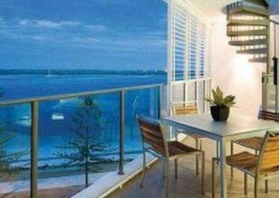 фото отеля Silvershore Apartments on the Broadwater