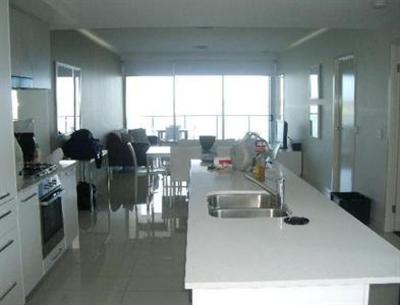 фото отеля Silvershore Apartments on the Broadwater