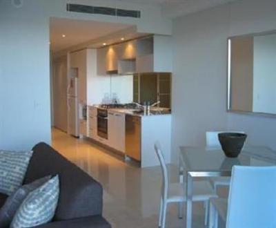 фото отеля Silvershore Apartments on the Broadwater