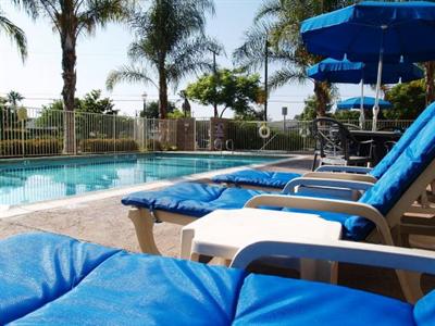 фото отеля Holiday Inn Express Garden Grove