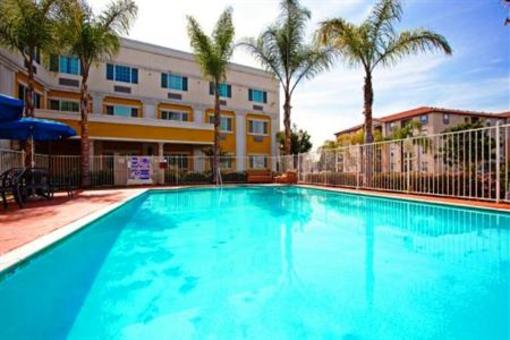 фото отеля Holiday Inn Express Garden Grove