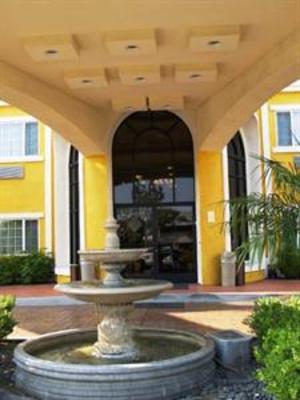 фото отеля Holiday Inn Express Garden Grove