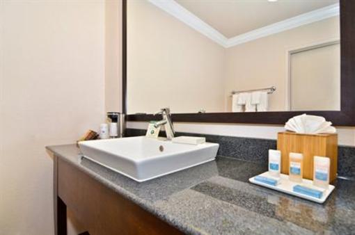 фото отеля BEST WESTERN Bishop Holiday Spa Lodge