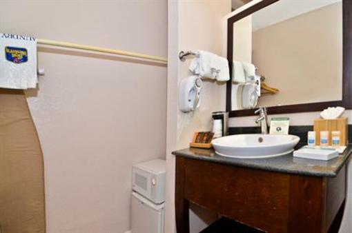 фото отеля BEST WESTERN Bishop Holiday Spa Lodge