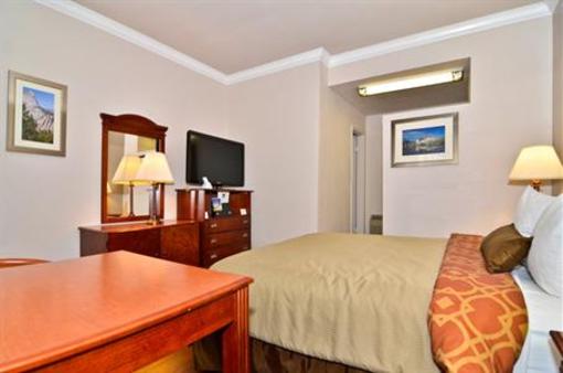 фото отеля BEST WESTERN Bishop Holiday Spa Lodge