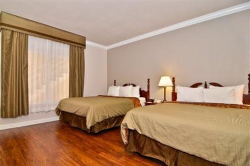 фото отеля BEST WESTERN Bishop Holiday Spa Lodge