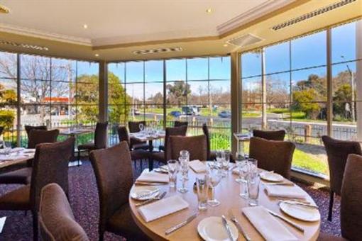 фото отеля Best Western Plus Hovell Tree Inn