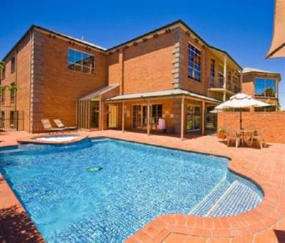 фото отеля Best Western Plus Hovell Tree Inn