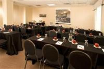 фото отеля Cambridge Hotel and Conference Centre