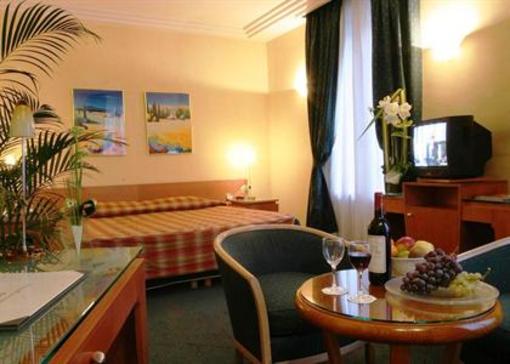 фото отеля Grand Hotel Lyon
