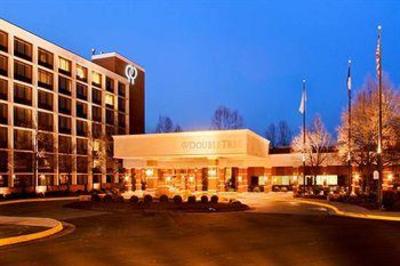 фото отеля Doubletree by Hilton Charlottesville