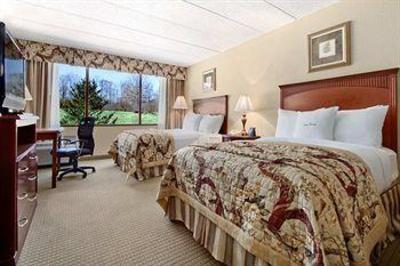 фото отеля Doubletree by Hilton Charlottesville