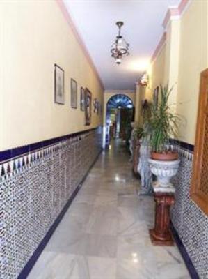 фото отеля Hostal Virgen del Rocio
