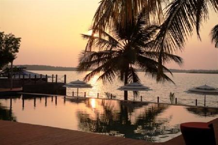 фото отеля Cambay Palm Lagoon Resort Kollam