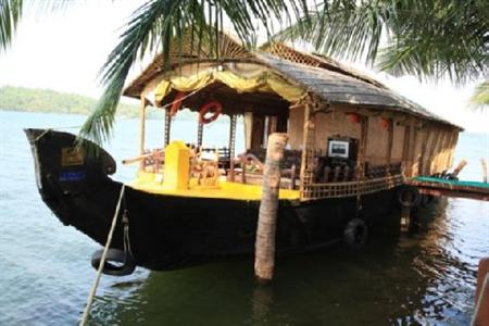 фото отеля Cambay Palm Lagoon Resort Kollam