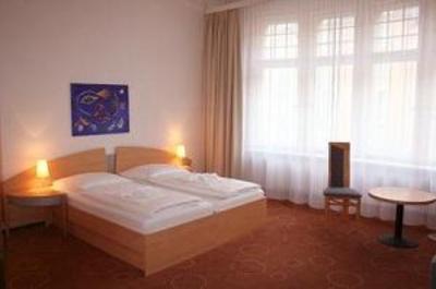 фото отеля Olivaer Apart Hotel am Kurfuerstendamm
