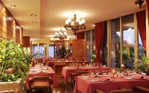 фото отеля Hotel Bajondillo