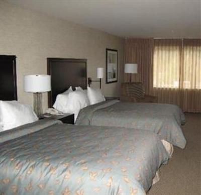 фото отеля Silver Cloud Hotel Bellevue - Eastgate