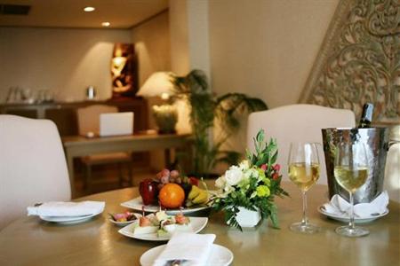 фото отеля Amari Rincome Hotel