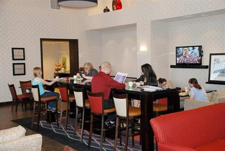 фото отеля Hampton Inn & Suites by Hilton Lethbridge