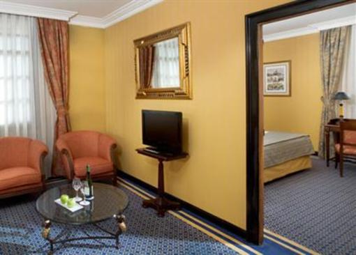 фото отеля Hotel de la Reconquista