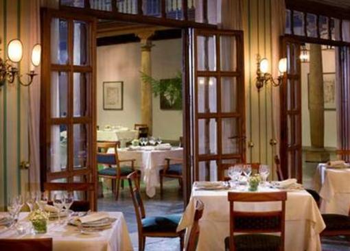 фото отеля Hotel de la Reconquista