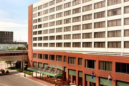 фото отеля Hilton Fort Wayne Convention Center