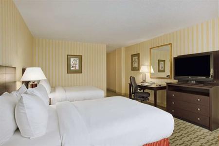 фото отеля Hilton Fort Wayne Convention Center