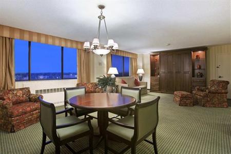 фото отеля Hilton Fort Wayne Convention Center