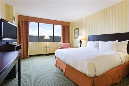 фото отеля Hilton Fort Wayne Convention Center