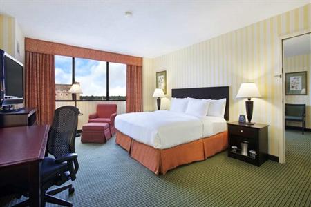 фото отеля Hilton Fort Wayne Convention Center