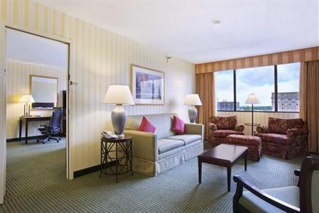 фото отеля Hilton Fort Wayne Convention Center