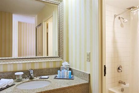 фото отеля Hilton Fort Wayne Convention Center