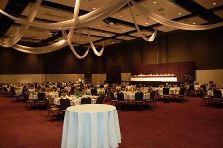 фото отеля Hilton Fort Wayne Convention Center