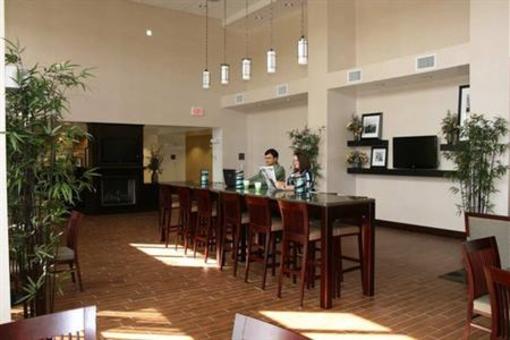 фото отеля Hampton Inn & Suites Syracuse Erie Blvd/I-690