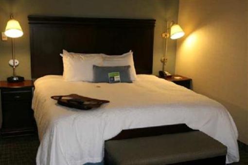 фото отеля Hampton Inn & Suites Syracuse Erie Blvd/I-690