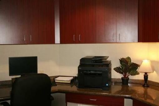 фото отеля Hampton Inn & Suites Syracuse Erie Blvd/I-690