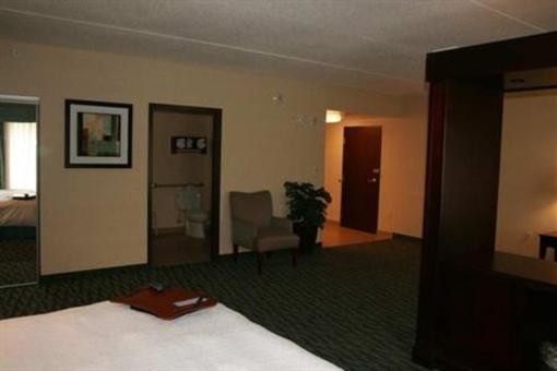 фото отеля Hampton Inn & Suites Syracuse Erie Blvd/I-690