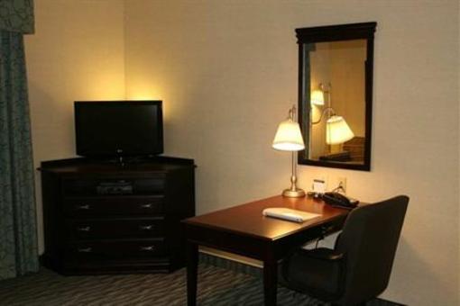 фото отеля Hampton Inn & Suites Syracuse Erie Blvd/I-690