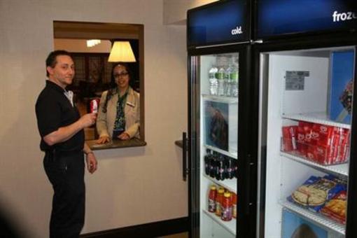 фото отеля Hampton Inn & Suites Syracuse Erie Blvd/I-690