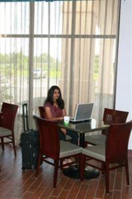 фото отеля Hampton Inn & Suites Syracuse Erie Blvd/I-690